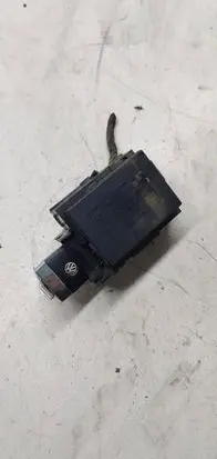 Volkswagen PASSAT B6 Ignition lock 3c0905843M