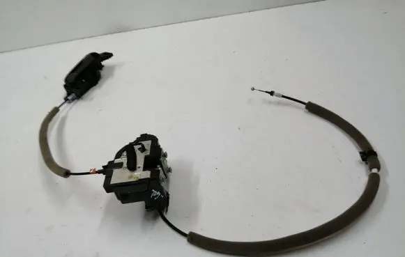 Nissan Qashqai Rear door lock 