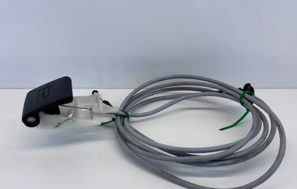 Toyota Avensis T250 Engine bonnet/hood lock release cable 