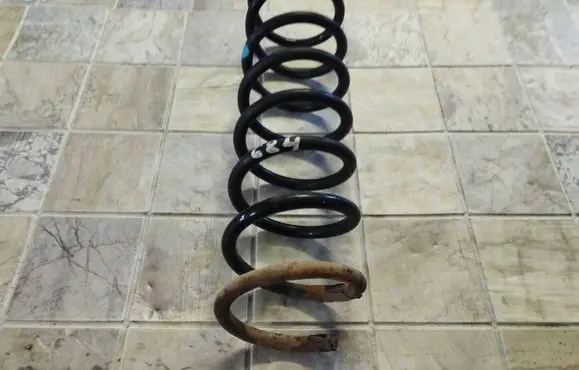 Mazda 3 I Rear coil spring
