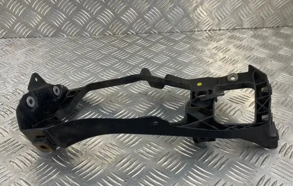 Volkswagen Touareg II Headlight/headlamp mounting bracket 7P6806510 PA6GK30