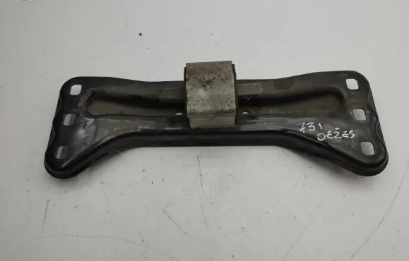 Mercedes-Benz CLS C218 X218 Gearbox mount A2122422201