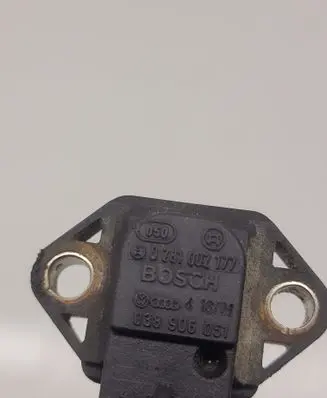 Volkswagen PASSAT B5 Air pressure sensor 0281002177