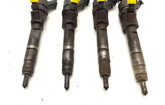 Nissan Primera Fuel injectors set 8200100272