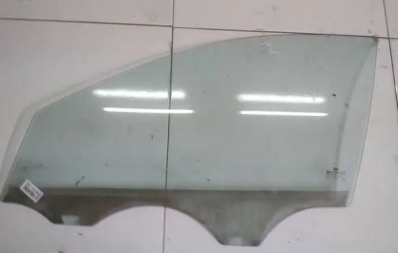 Hyundai i30 Front door window glass four-door AS2