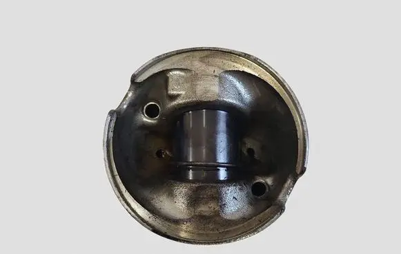 BMW 3 E90 E91 Piston 0000