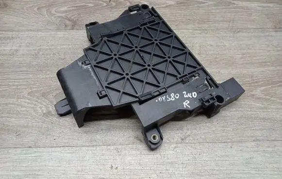 Volvo S80 Engine control unit holder 30729835 6G9N17108A