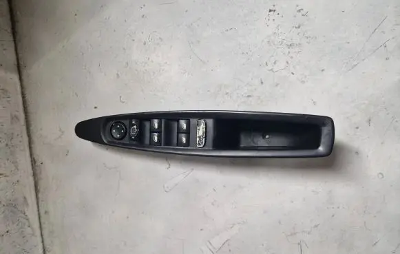 Citroen C4 I Electric window control switch 9651464677