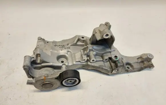 Opel Vivaro Engine mount bracket 9820041180JLK01