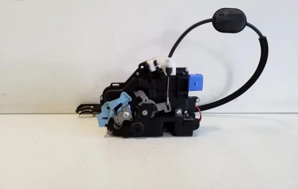 Volkswagen Golf Plus Rear door lock 7L0839015D