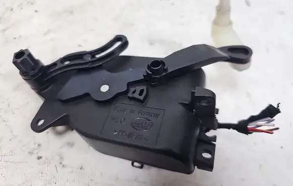 Audi A3 S3 8L Air flap motor/actuator 1J1907511A 69200
