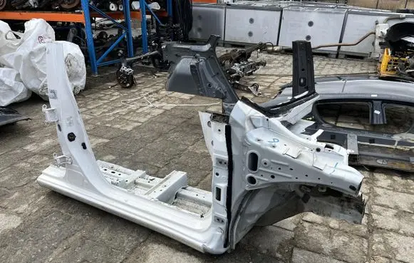 Nissan Pulsar Front quarter panel PU7638
