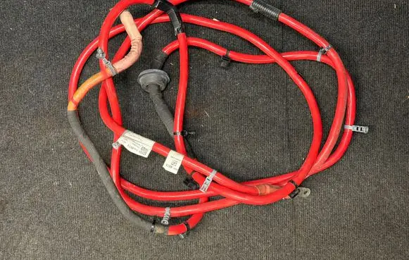 Chevrolet Camaro Positive cable (battery) 23404974 F38152770251 545324639