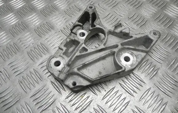Ford Mustang VI EGR valve cooler bracket FR3F19D624CA VD19572