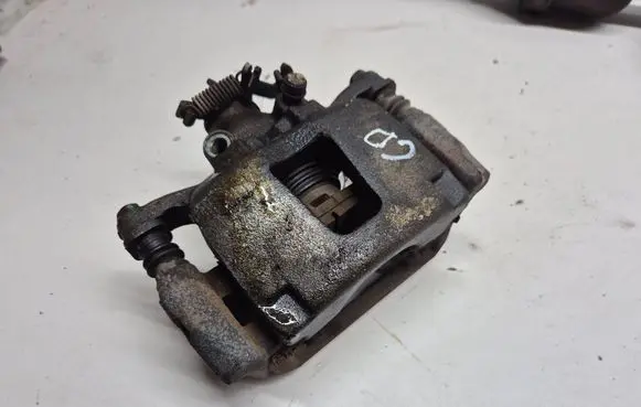 Chrysler Town u0026 Country V Rear brake caliper 179913