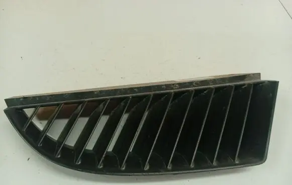 Mitsubishi Colt Front bumper lower grill MN127774