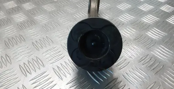 Volvo XC60 Piston with connecting rod