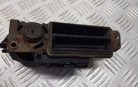 Mercedes-Benz C W203 Tailgate opening switch A2037500093
