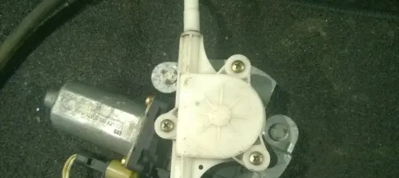 Front door window regulator motor