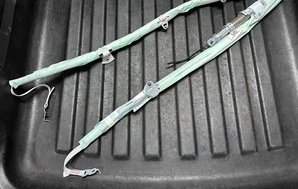 Roof airbag