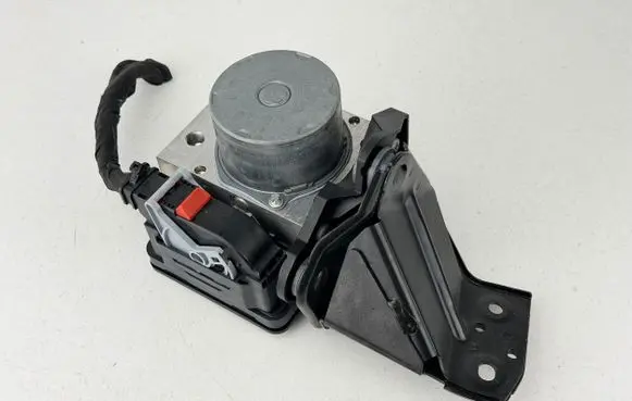 Audi A1 ABS Pump 2Q0614517 2Q2614235