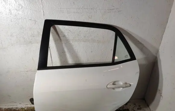 Toyota Auris 150 Rear door 