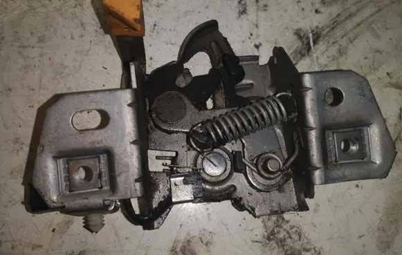 Volvo C30 Tailgate/trunk/boot lock/catch/latch 30716530 A1694