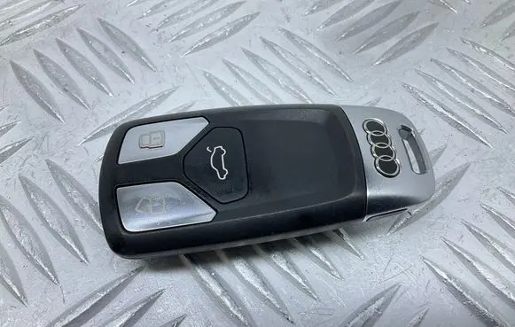 Audi A4 S4 B9 Ignition key/card 4M0959754T