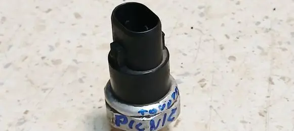 Toyota Picnic Air conditioning (A/C) pressure sensor 