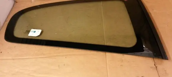 Nissan Almera N16 Rear side window