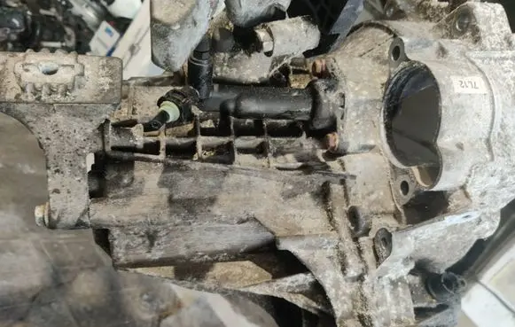 Volkswagen Up Manual 5 speed gearbox Off301100