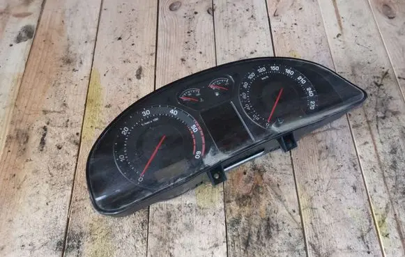 Skoda Superb B5 (3U) Speedometer (instrument cluster) 3U0920840A