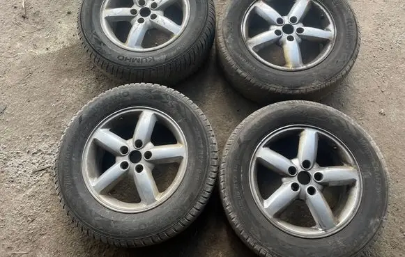 Hyundai Santa Fe R17 alloy rim 