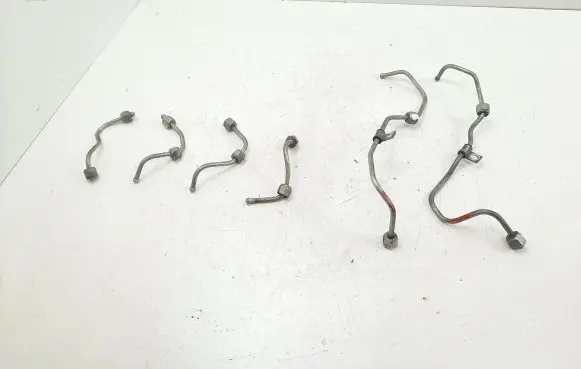 Fuel injector supply line/pipe