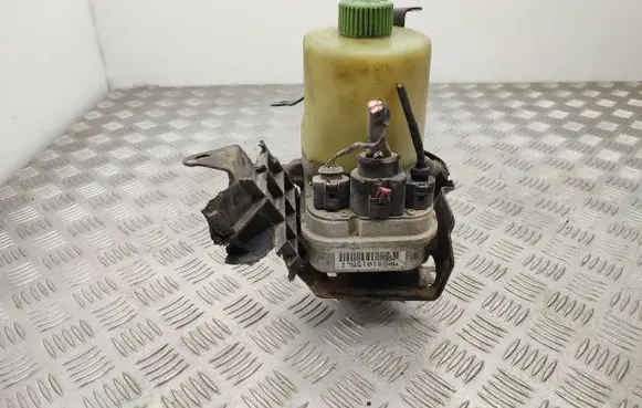 Skoda Fabia Mk2 (5J) Power steering pump 6Q1423051CJ 6Q2423051AS