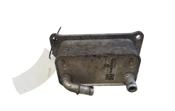 Volvo V70 Engine oil radiator 31325045