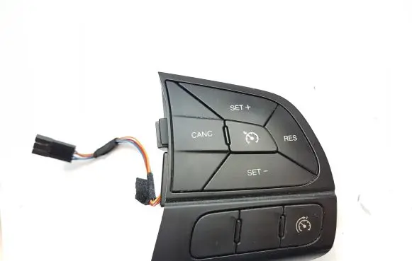 Steering wheel buttons/switches