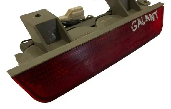 Mitsubishi Galant Third/center stoplight 0509140