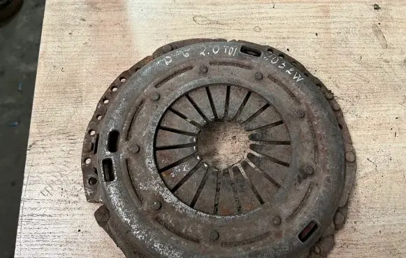 Volkswagen PASSAT B6 Pressure plate 