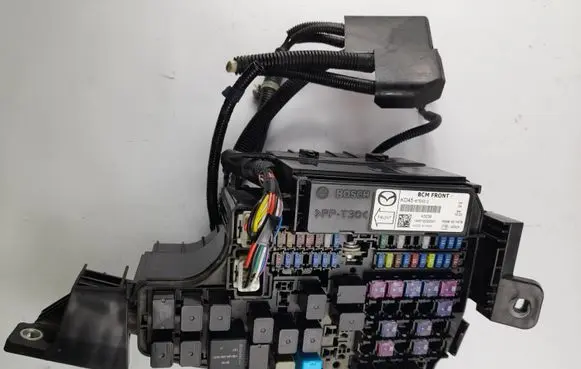 Mazda 6 Fuse box set KD4766767 KD45675X0C 7154763430