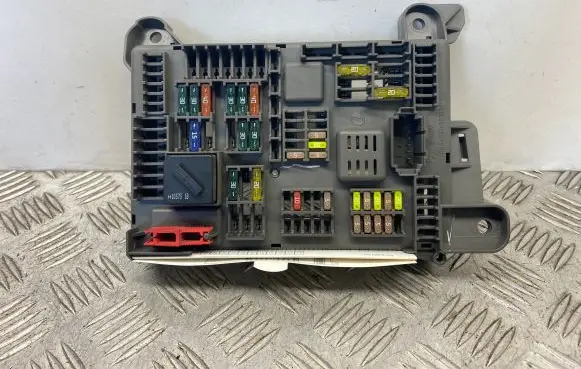 BMW X5 E70 Fuse module 6931687 693168704