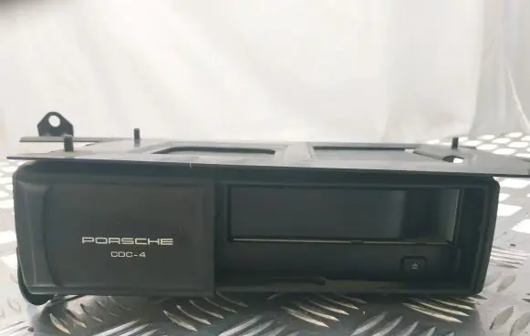 Porsche Cayenne (9PA) CD/DVD changer 7L5035111A