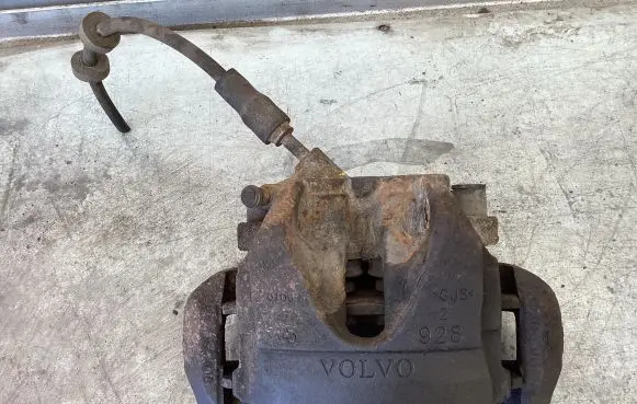 Volvo XC90 Front brake caliper