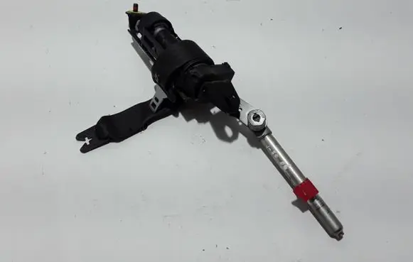 Volvo V70 Front seatbelt 30730991