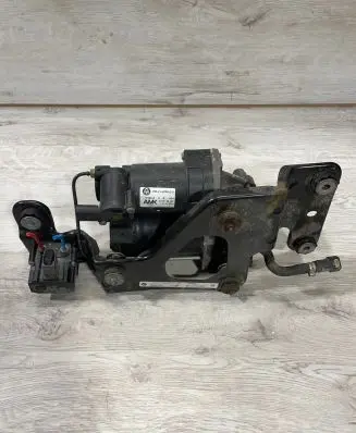 BMW X5 E70 Pneumatic air compressor holding bracket 6785506 14178311 BBLV2008B0