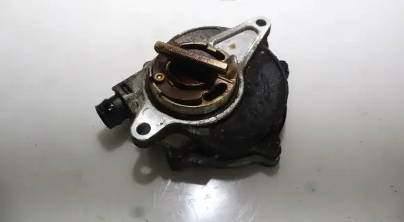 Volvo XC90 Vacuum pump
