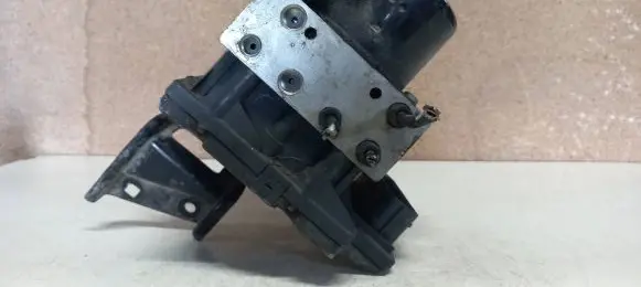 Volkswagen Golf IV ABS Pump 1J0907379