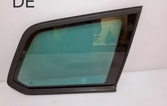 Volkswagen Golf VII Rear side window 5G9845298