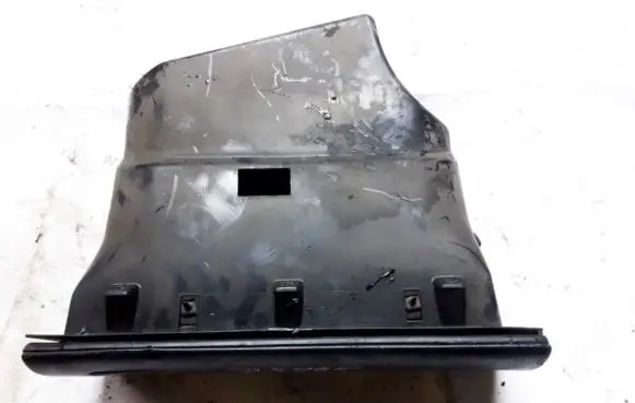 Volkswagen PASSAT B3 Glove box