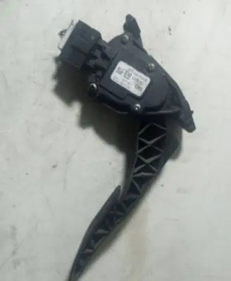 Opel Insignia A Accelerator throttle pedal 13237352
